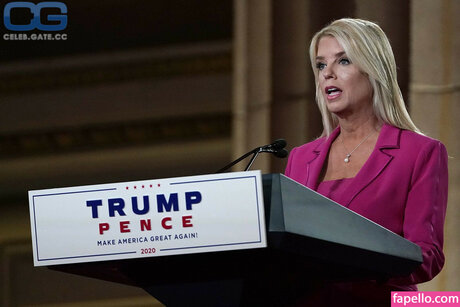 Pam Bondi model best pic