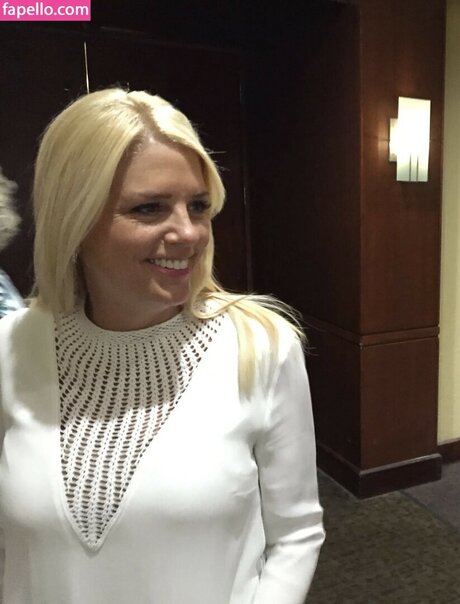 Pam Bondi exclusive actress picture