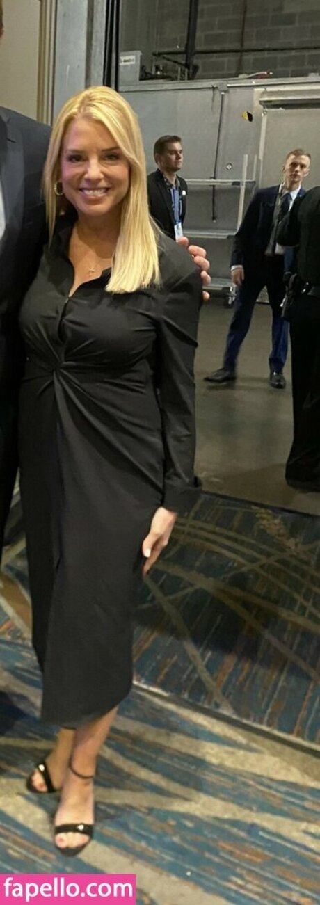 Pam Bondi erotic pornstar pictures