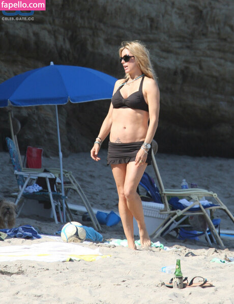 T a Leoni star pornographic image