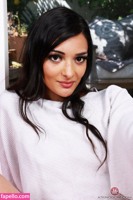 Laynee James top actress img