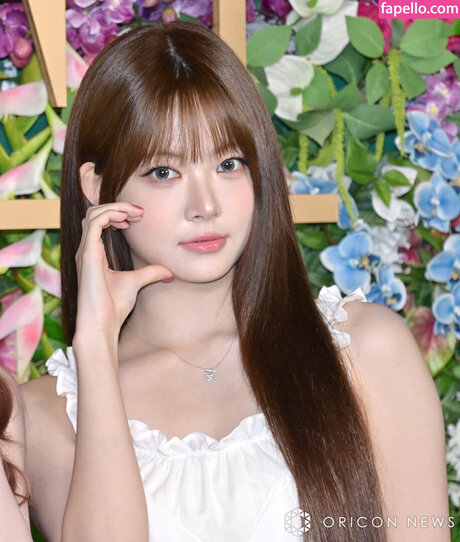 Hong Eunchae_ star beautiful photos