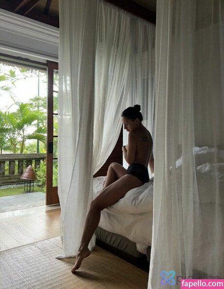 Alice Mamonova model image