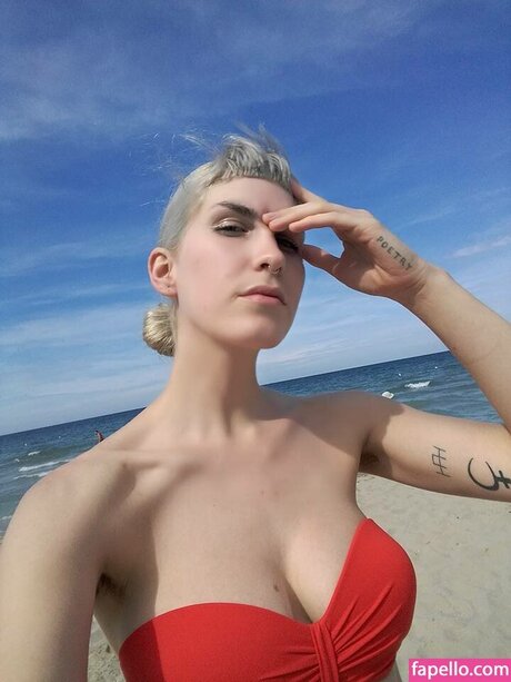 Eartheater sex model pics