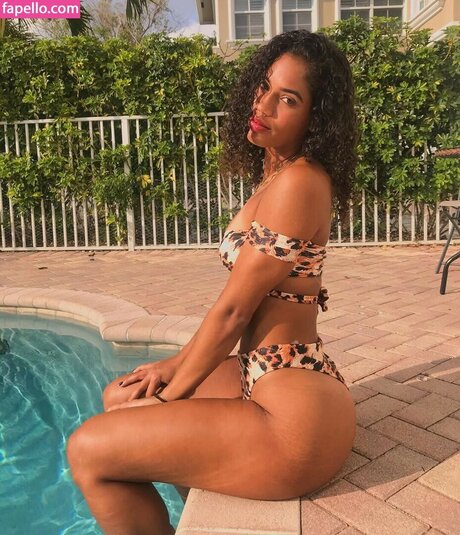 Savannah Pesante hd pornstar pics