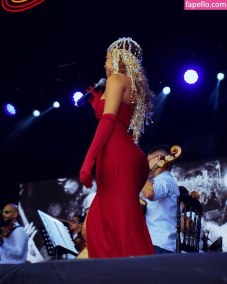 Clara Buarque pornstar gallery