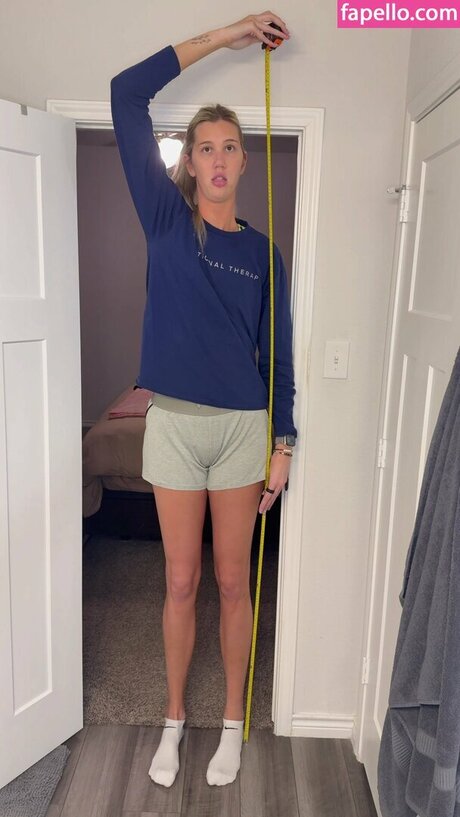 Amazon Allie model pretty image