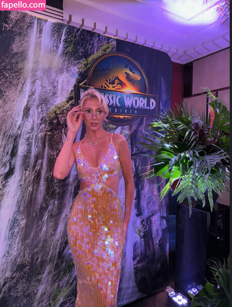 emwallbank model top img