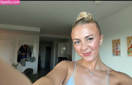 emwallbank naked actress pictures