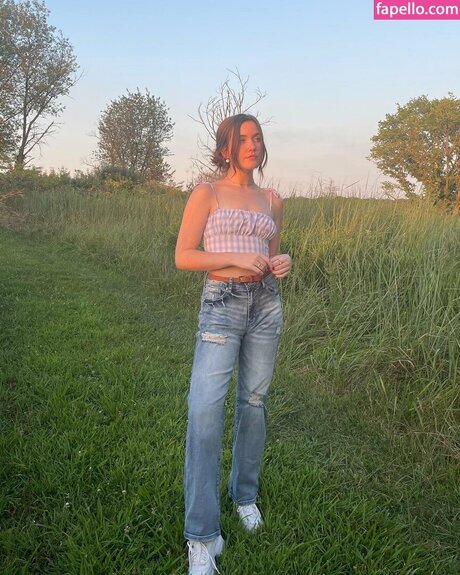 graciecatemakes model naked image