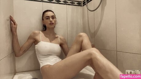 Charleen Weiss exclusive actress pictures