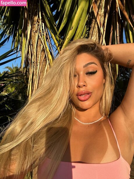 Yris Padilha model free picture