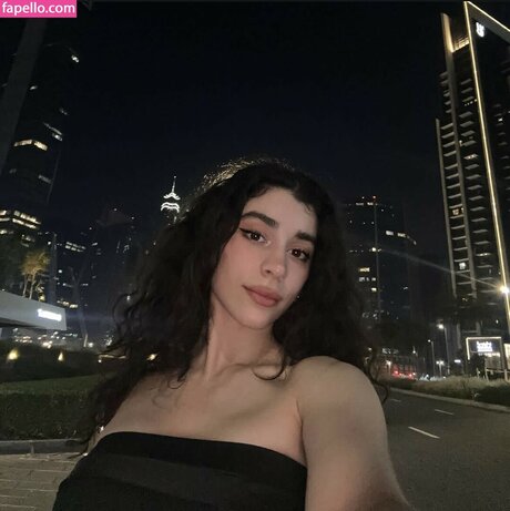 ayaattt model hot images