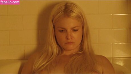 Alexandra Breckenridge pretty star photo