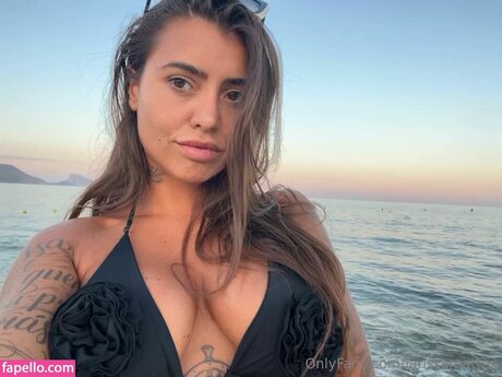 larimattes model pretty pics