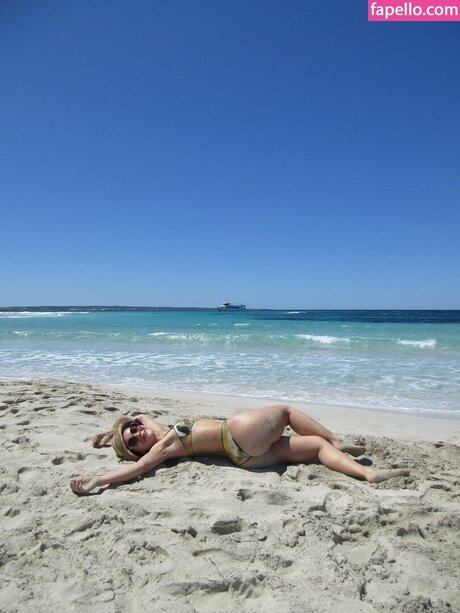 Andrea Londo star exclusive pic