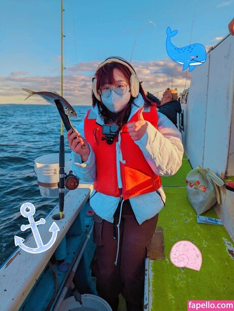 Bao The Whale model top photo