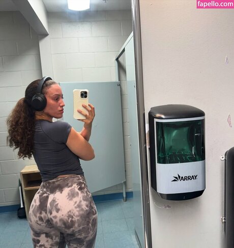 Kaliegh Robinson sex star images