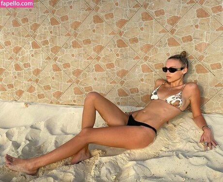 Hallie Batchelder star perfect pic