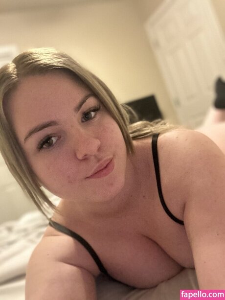 Kayla Bumsy model hot photos