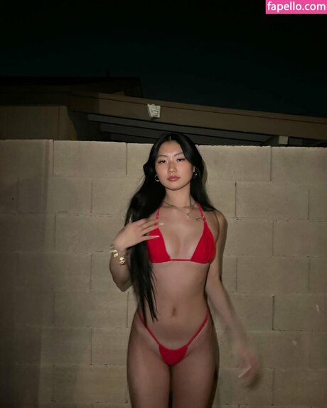 Samantha Beilby model erotic photo