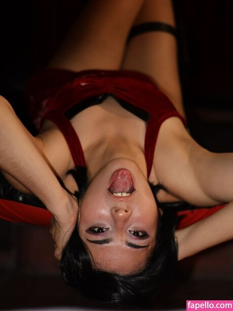 milf yoga onlyfans free nude picture