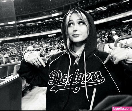 Alyvia Alyn Lind star naked picture