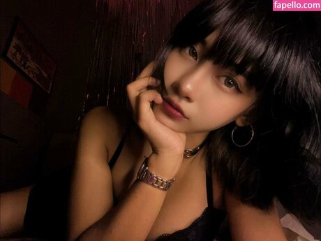 Atiqaaarn porn model gallery