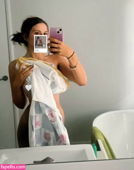 Baeasian pornstar top image