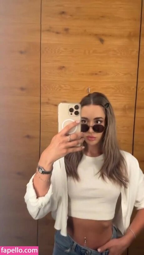 Noemi Demeter model top photo