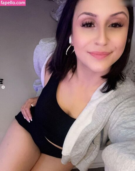 July Johnson star sexy pic