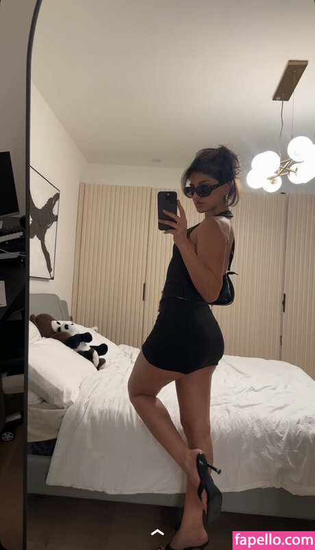 melodymelowo model sexy photos