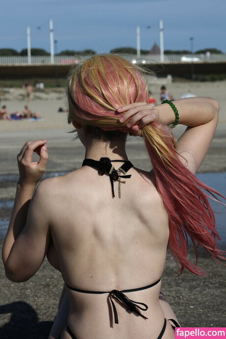 mafskiwi naked model photos