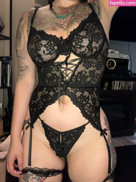 Shakinmyashe pornstar sexy picture