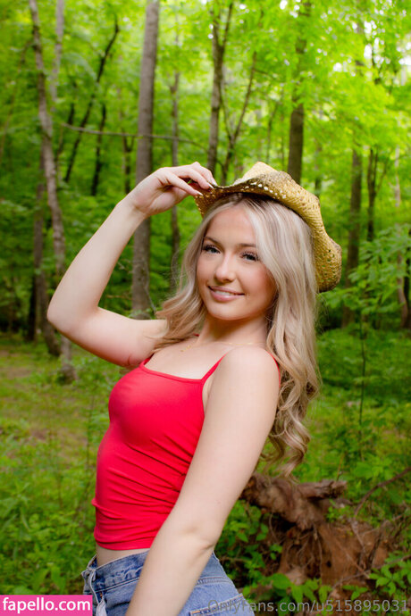 harlowellis model naked gallery