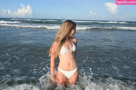 harlowellis star exclusive image