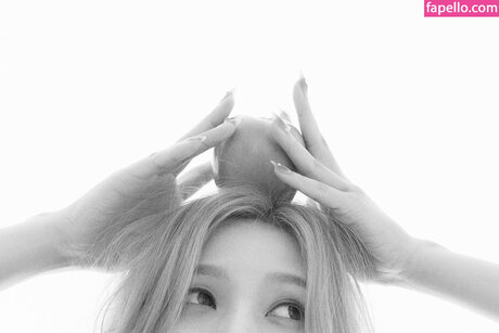 Park Soo young nudes model image