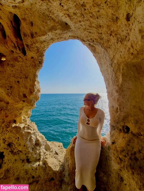 heleneelises sex pornstar photo