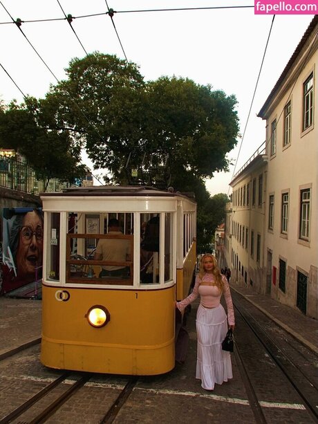 heleneelises erotic model gallery