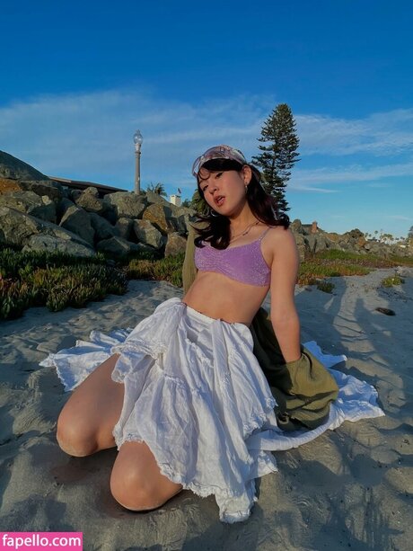 Kariwahh model beautiful picture