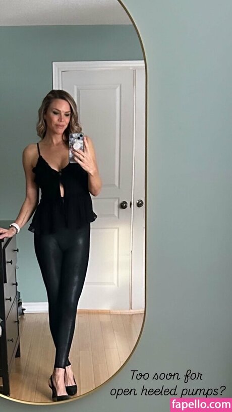 Karen Cliche xxx model photos