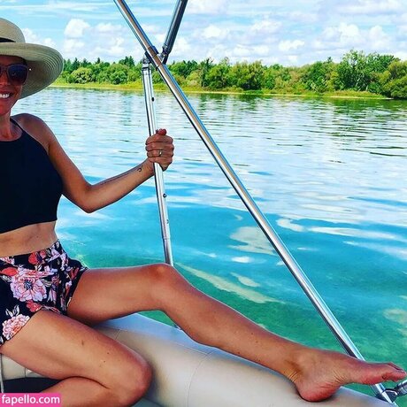 Karen Cliche Profile pic