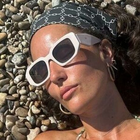 Pelin Akil naked actress pictures