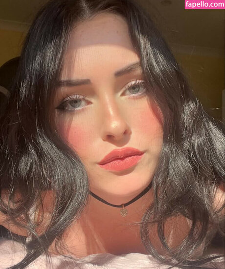 Lauren s ASMR nude star photo