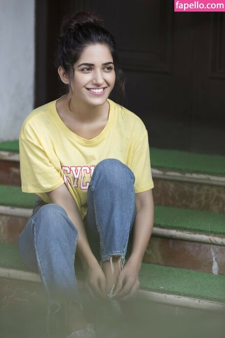 Ruhani Sharma hd pornstar img