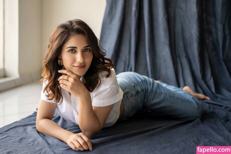 Ruhani Sharma free model pics