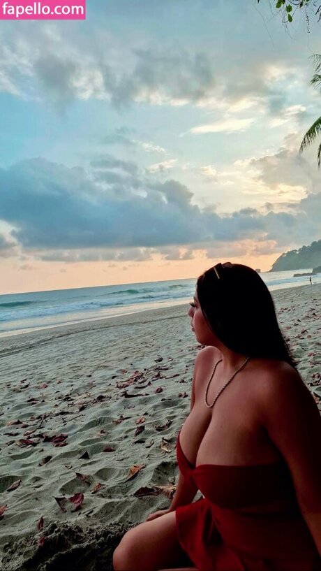 rukminimunera17 nice actress pic