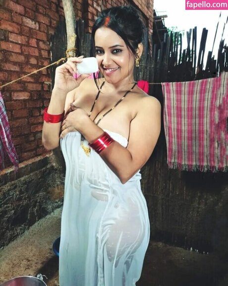 Priya Gamre model free photos