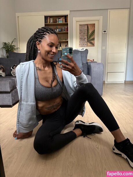 itszurihill model pretty gallery