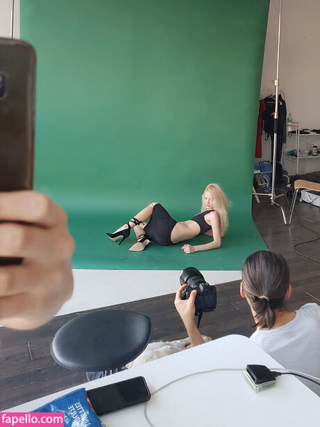 Karina Vasilishin erotic model pic